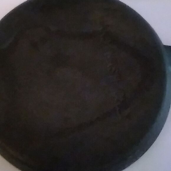 Small Iron Skillet - Picture 6 of 7